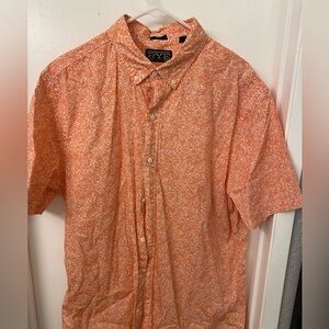 Collared short sleeve shirts. Size XL